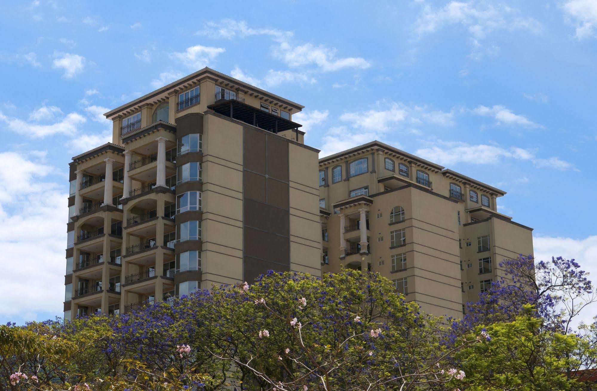 Torres Del Lago Suites And Apartments San José Exterior foto